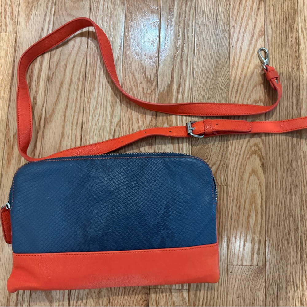 Shiraleah orange and blue crossbody purse/clutch.